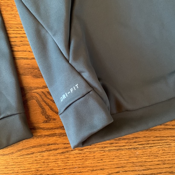 Nike Dri Fit Pullover Hoodie Sweatshirt Jacket in Gray Size Medium - Picture 3 of 5